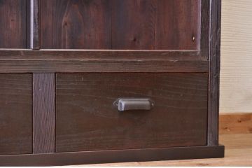 アンティーク家具　古い木のシックなアンティーク収納棚