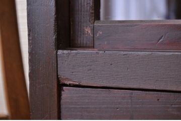 アンティーク家具　古い木のシックなアンティーク収納棚