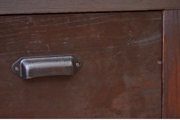 アンティーク家具　古い木のシックなアンティーク収納棚
