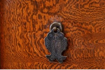 アンティーク家具　古民具　骨董　極上のコンディションの欅玉杢金沢水屋箪笥
