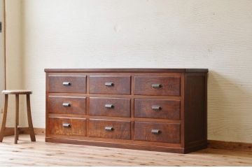 アンティーク家具　古民具骨董　特別注文造り前面玉杢の9杯引出ローチェスト(ローボード)
