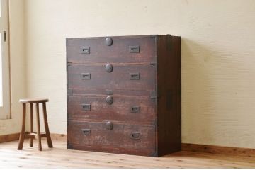 アンティーク家具　☆使い込まれた二段重ね箪笥