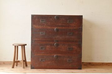 アンティーク家具　☆使い込まれた二段重ね箪笥