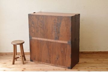 アンティーク家具　☆使い込まれた二段重ね箪笥