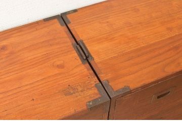 アンティーク家具　☆使い込まれた二段重ね箪笥