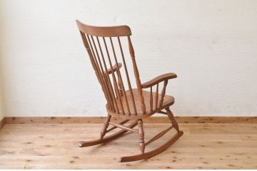 ★中古　ナラ材ロッキングチェア