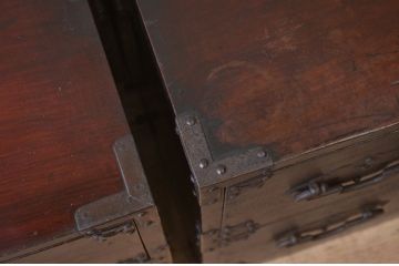 アンティーク家具　☆素敵な雰囲気!味のある蝶覆輪米沢箪笥