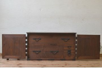 アンティーク家具　天板補強した観音開き時代箪笥ローボード(ローチェスト)