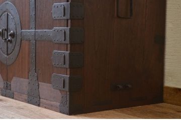 アンティーク家具　天板補強した観音開き時代箪笥ローボード(ローチェスト)