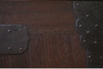 アンティーク家具　天板補強した観音開き時代箪笥ローボード(ローチェスト)