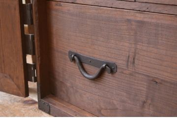 アンティーク家具　天板補強した観音開き時代箪笥ローボード(ローチェスト)