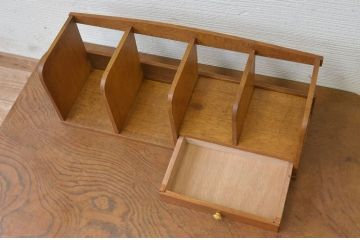アンティーク雑貨　作りも良い卓上本立て