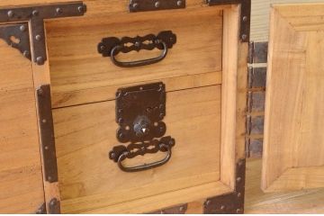 ☆極上美品!桐材の重ね時代箪笥(桐箪笥、桐たんす)