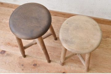 ジャンク品!古い木味のアンティークスツール2脚セット