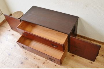 アンティーク家具　天板補強の観音開き時代箪笥ローボード