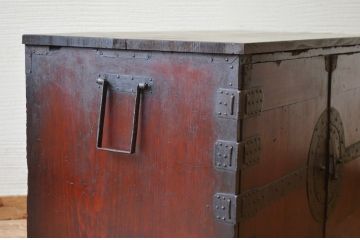 アンティーク家具　天板補強の観音開き時代箪笥ローボード