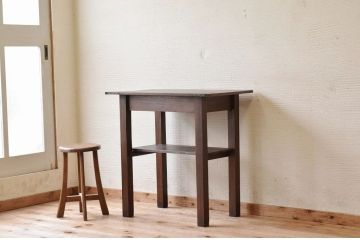 アンティーク家具　古い木のシンプルなアンティークサイドテーブル