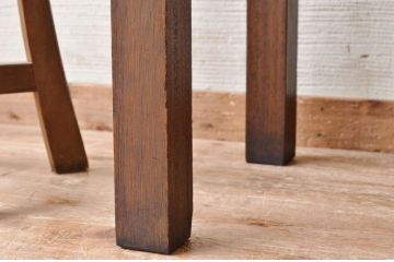 アンティーク家具　古い木のシンプルなアンティークサイドテーブル