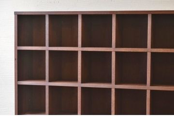 アンティーク家具　古い木の大きなマス目棚(収納棚、飾り棚)
