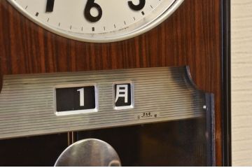 アンティーク雑貨　アイチ製カレンダー掛け時計(ボンボン時計、柱時計)