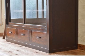 アンティーク家具　古い木のシンプルなアンティーク収納棚