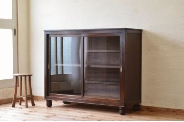 アンティーク家具　アンティーク古い木の脚付き収納棚