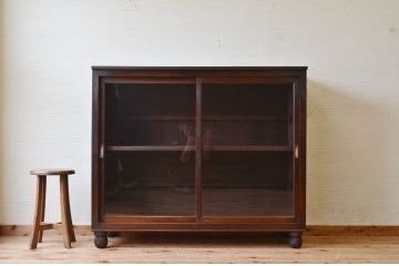 アンティーク家具　アンティーク古い木の脚付き収納棚