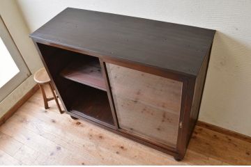 アンティーク家具　アンティーク古い木の脚付き収納棚