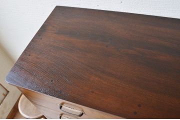 レトロ家具　レトロなデザインのアンティークチェスト