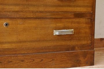 レトロ家具　レトロなデザインのアンティークチェスト