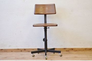 アンティーク家具　1970年代素敵なデザインのファクトリーチェア