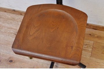 アンティーク家具　1970年代素敵なデザインのファクトリーチェア