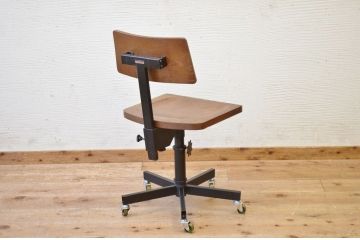 アンティーク家具　1970年代素敵なデザインのファクトリーチェア