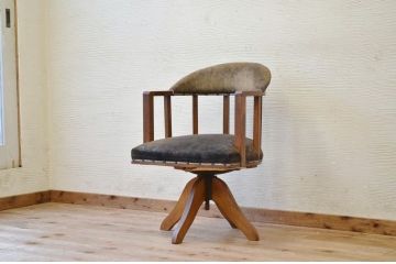 レトロ家具　ジャンク品!ナラ材のレトロな回転いす(椅子)
