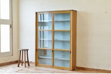 レトロ家具　レトロなデザインの薄型収納棚(本棚)