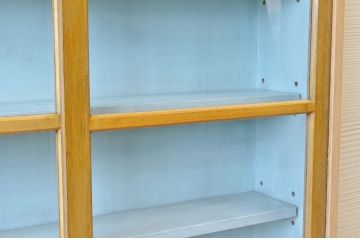 レトロ家具　レトロなデザインの薄型収納棚(本棚)