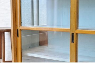 レトロ家具　レトロなデザインの薄型収納棚(本棚)