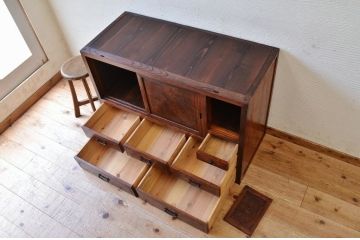 アンティーク家具　前面欅!木目の素晴らしいアンティーク収納棚