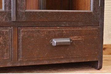 アンティーク家具　アンティーク　使い込まれたシックな本箱