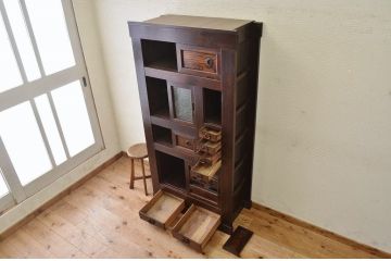 アンティーク家具　古民具　骨董　特別注文造　黒柿材の使われた三尺水屋箪笥