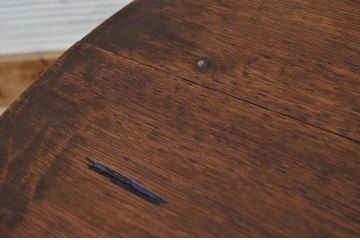 アンティーク家具　使い込まれた丸型アンティークテーブル