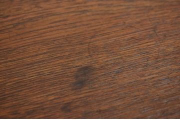 アンティーク家具　使い込まれた丸型アンティークテーブル