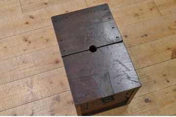 総栗材!味のある銭箱