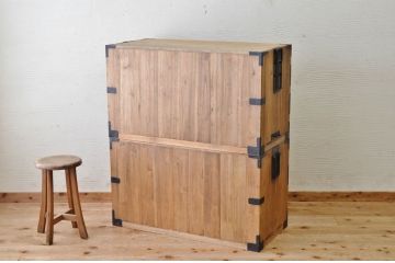 アンティーク家具　☆古民具 骨董 総桐材の金具の立派な五丁引き上手衣装箪笥(時代箪笥、桐箪笥、桐たんす)