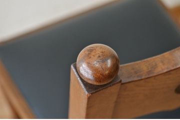 中古　ハンドメイド　ナラ材の椅子(イス)