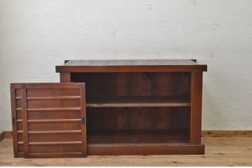 アンティーク家具　シンプルなアンティーク水屋箪笥サイドボード
