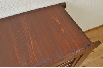 アンティーク家具　シンプルなアンティーク水屋箪笥サイドボード