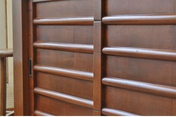アンティーク家具　シンプルなアンティーク水屋箪笥サイドボード