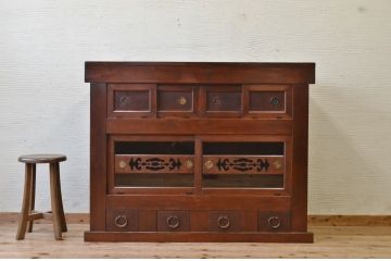 アンティーク家具　素敵なデザイン!四尺水屋箪笥サイドボード