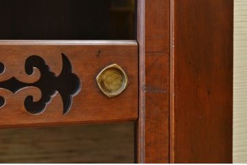 アンティーク家具　素敵なデザイン!四尺水屋箪笥サイドボード